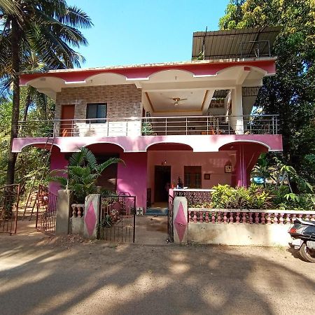 Jerone'S Home Stay Majorda Exterior photo