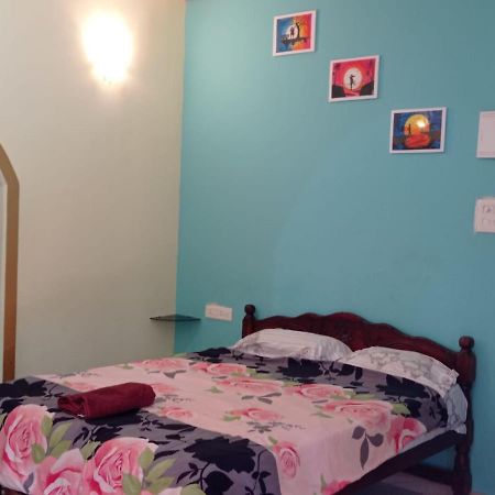 Jerone'S Home Stay Majorda Exterior photo