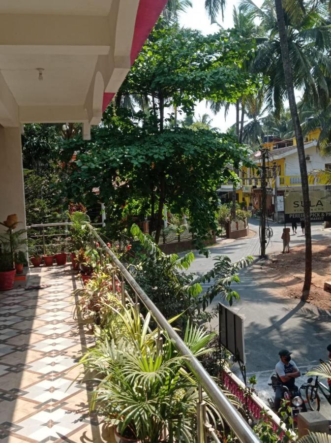 Jerone'S Home Stay Majorda Exterior photo