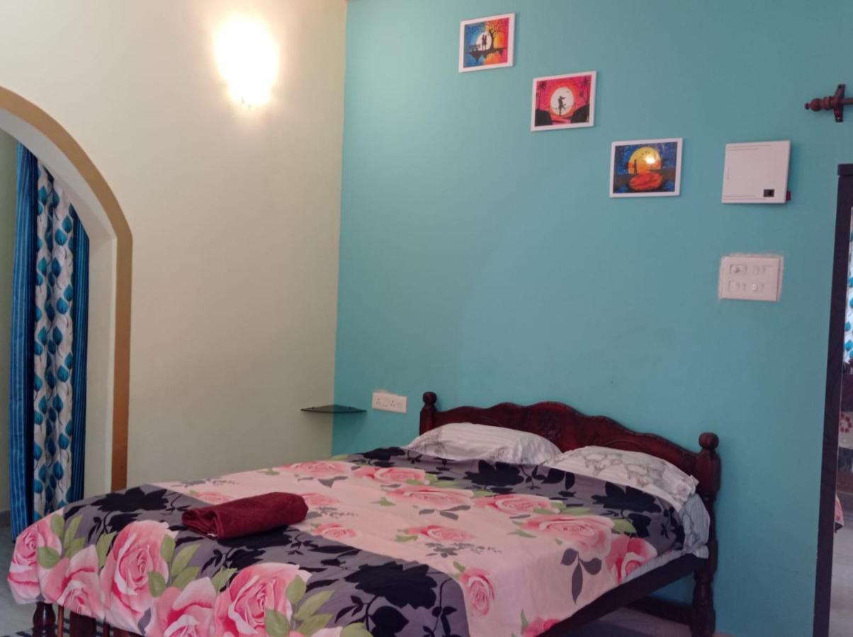 Jerone'S Home Stay Majorda Exterior photo